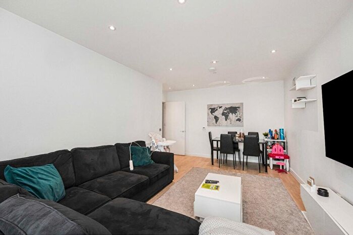 2 Bedroom Apartment For Sale In Rick Roberts Way, Stratford, E15