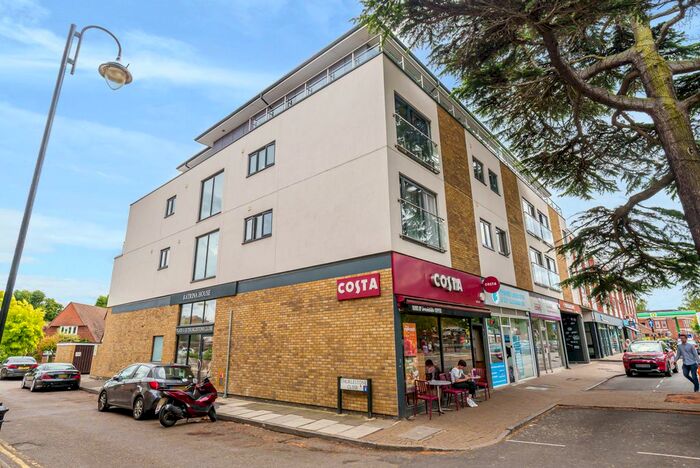 2 Bedroom Flat To Rent In Thurlestone Close, Shepperton, TW17