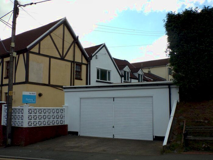 3 Bedroom Property To Rent In Panteg Cottage, High Street, Newbridge NP11