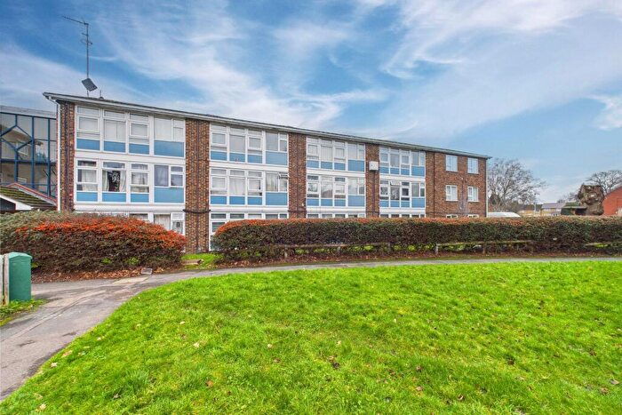 1 Bedroom Apartment For Sale In Lancaster House, South Lynn Crescent, Bracknell, Berkshire, RG12