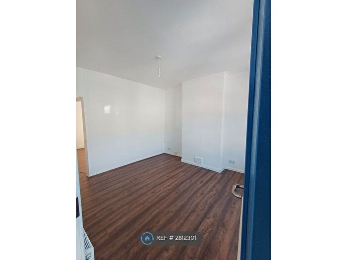 1 Bedroom Flat To Rent In Turner Road, London, E17