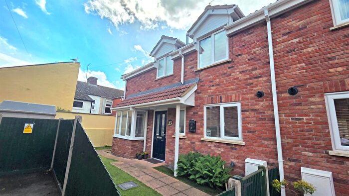 3 Bedroom Semi-Detached House For Sale In Bells Road, Gorleston, NR31