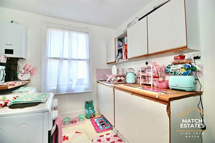2 Bedroom Maisonette For Sale In Dover Road, Folkestone, Kent, CT20