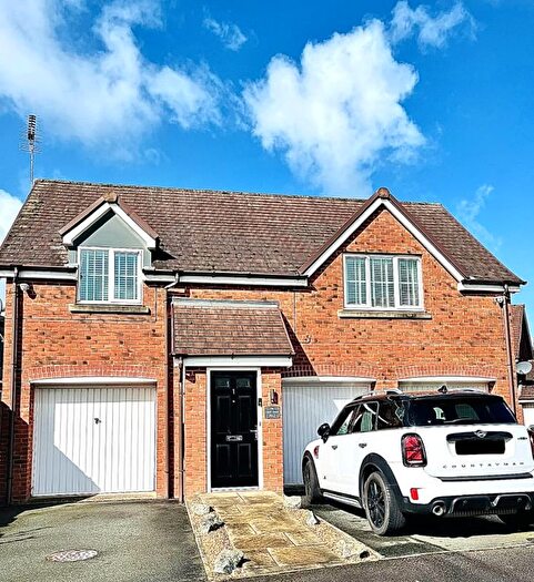 2 Bedroom Flat For Sale In The Limes, Uttoxeter, ST14