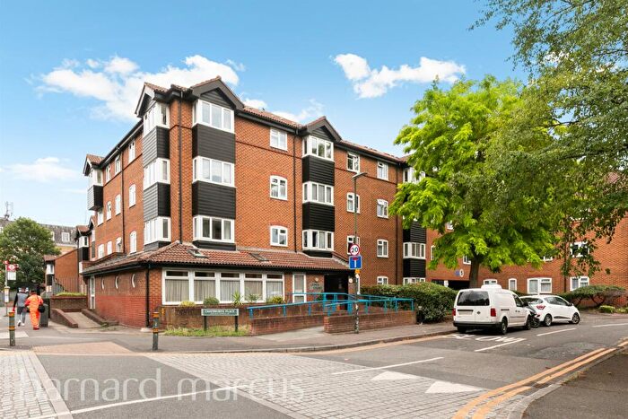 1 Bedroom Flat For Sale In Chatsworth Place, Mitcham, CR4