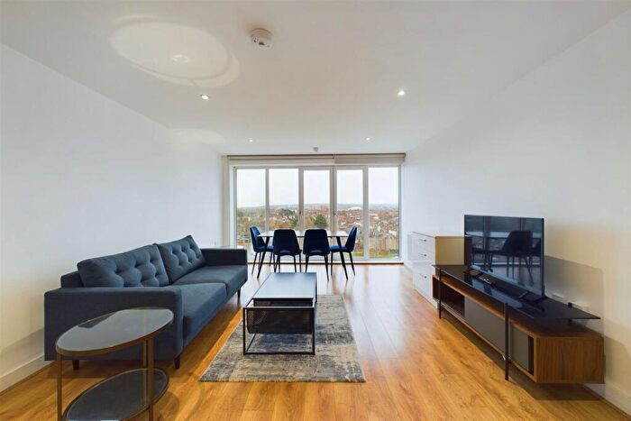 1 Bedroom Flat To Rent In Greenhill Way, Harrow On The Hill, HA1