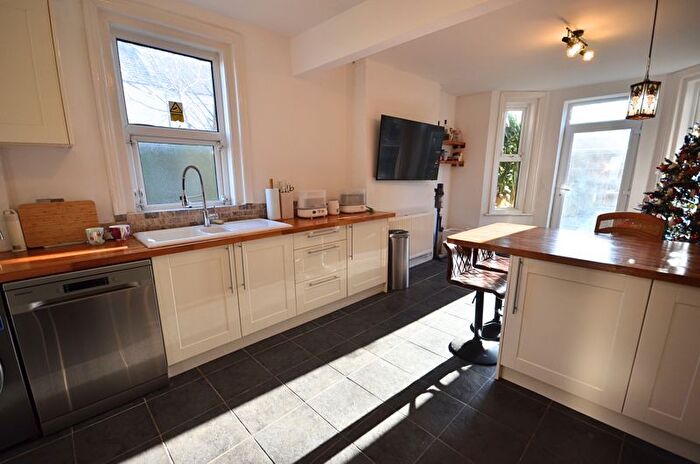 5 Bedroom Detached House To Rent In Borthwick Road, Boscombe, Bournemouth, BH1