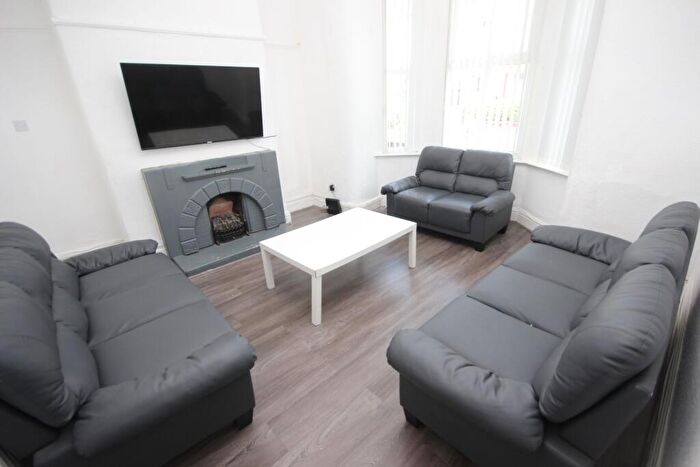 7 Bedroom Terraced House To Rent In Lawrence Road, L15