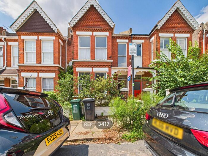 3 Bedroom Flat To Rent In , Cissbury Road, Hove, BN3