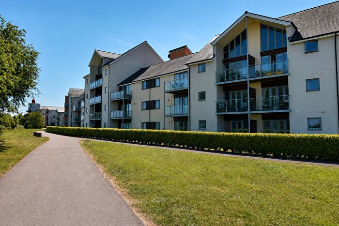 2 Bedroom Flat For Sale In Kittiwake Drive, Portishead, BS20
