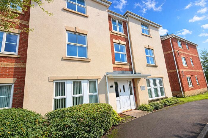 2 Bedroom Apartment To Rent In Kingswood Close, Whiteley, Fareham, PO15