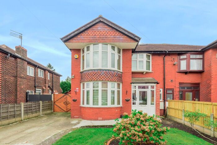 5 Bedroom Semi-Detached House To Rent In Withington Road, Manchester, M21