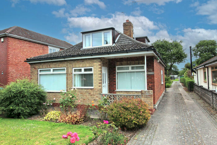 3 Bedroom Detached Bungalow For Sale In Hull Road, Woodmansey, HU17