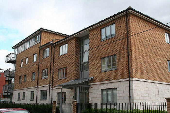 1 Bedroom Apartment To Rent In Grenade Street, London, E14