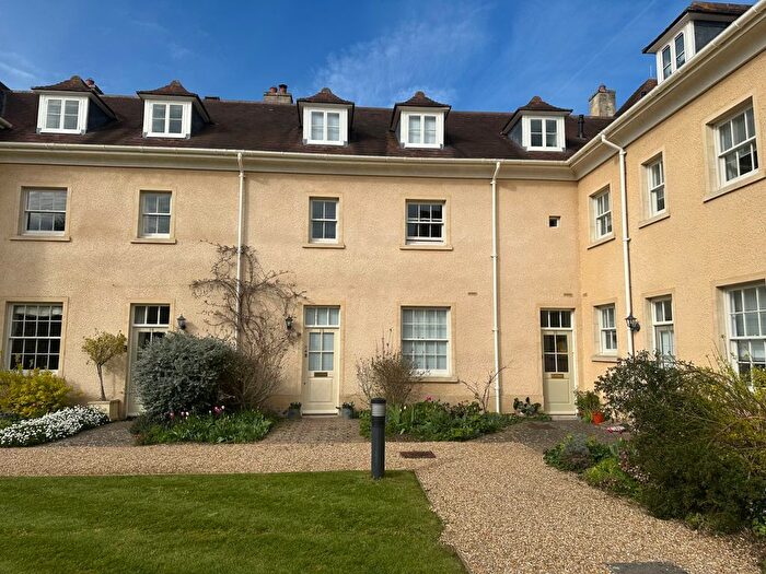 3 Bedroom Terraced House For Sale In The Stables, Lechlade, Gloucestershire, GL7