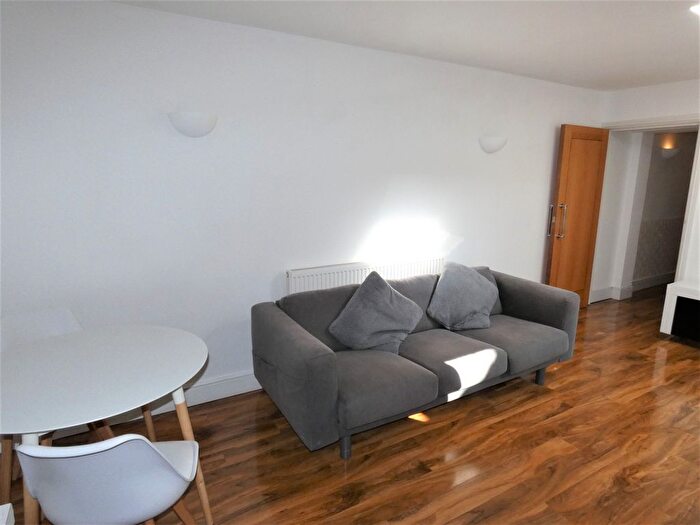 1 Bedroom Flat To Rent In Wick Road, Hackney, London, E9