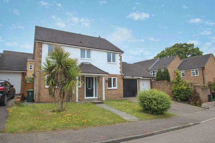 4 Bedroom Detached House To Rent In Barber Close, Maidenbower, Crawley, RH10