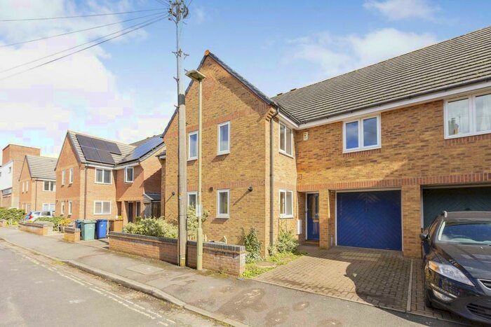 5 Bedroom House To Rent In Riverside Road, OX2