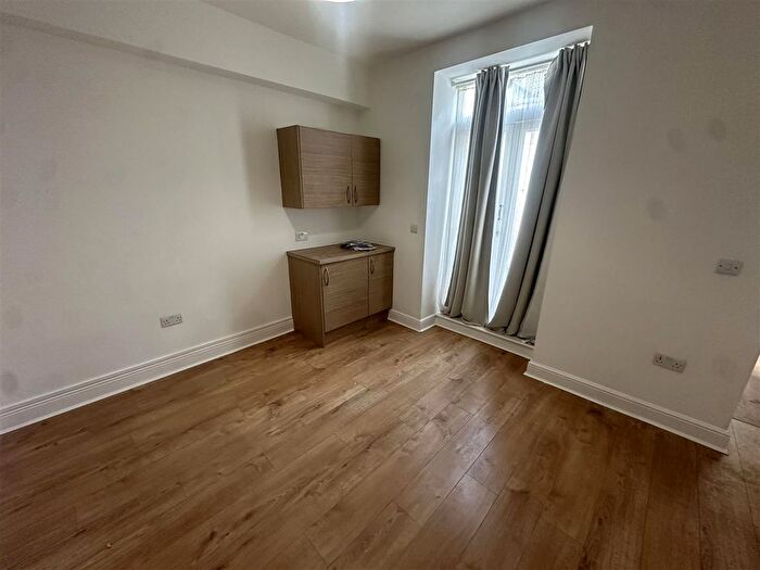 Studio To Rent In Station Rise, London, SE27