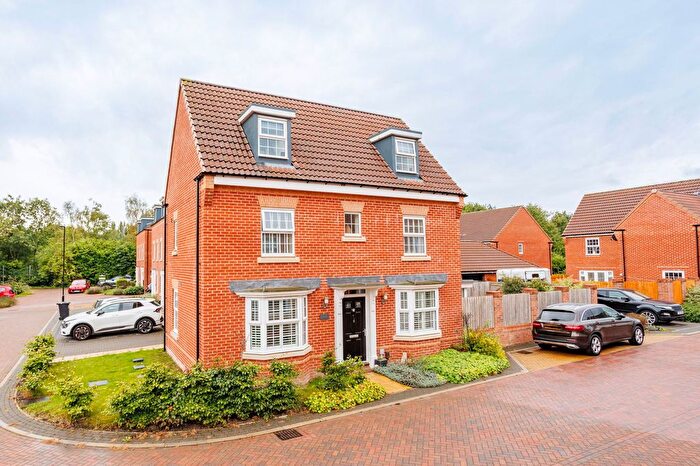 4 Bedroom Detached House For Sale In Ousebank Drive, Skelton, York, YO30