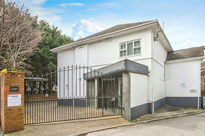 Studio To Rent In Wootton Gardens, Bournemouth, BH1