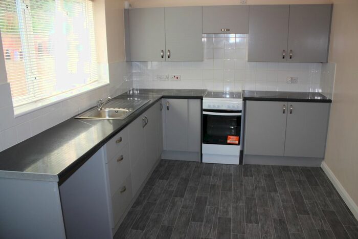 3 Bedroom Terraced House To Rent In Heald Street, Heald Street, Castleford, WF10