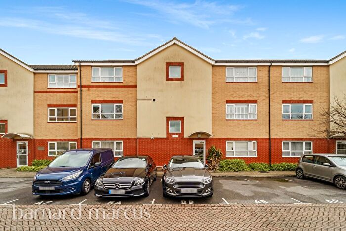 2 Bedroom Flat To Rent In Phoenix Court, Chertsey Road, Feltham, TW13