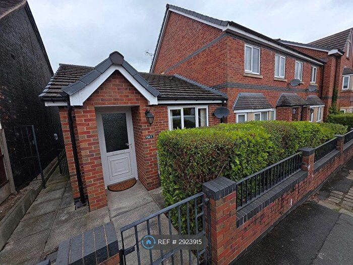 1 Bedroom Flat To Rent In Gainsborough Court, Crewe, CW2