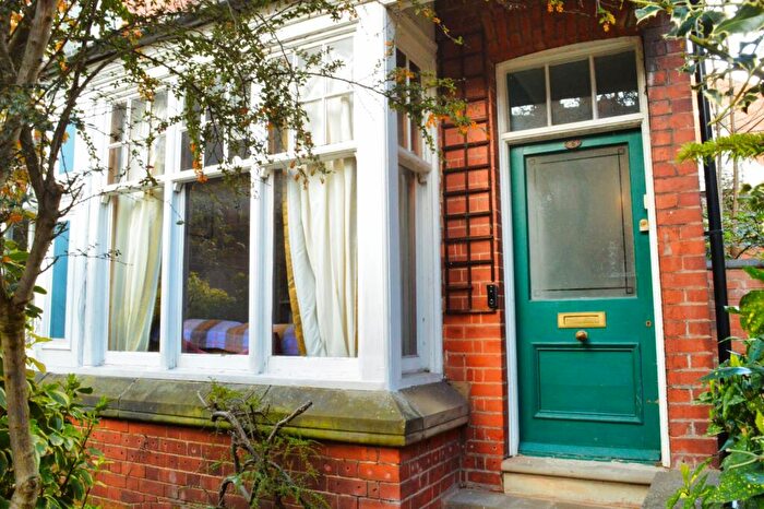 2 Bedroom Terraced House For Sale In Victoria Avenue, Off London Road, Leicester, LE2