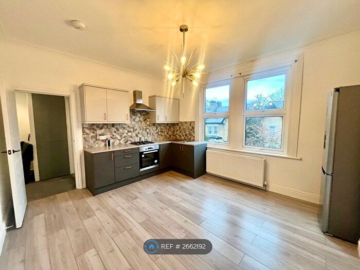 2 Bedroom Flat To Rent In Avington Grove, London, SE20