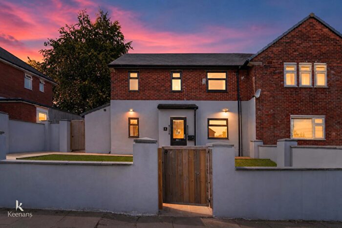 4 Bedroom Semi-Detached House For Sale In Arbour Close, Bury, BL9