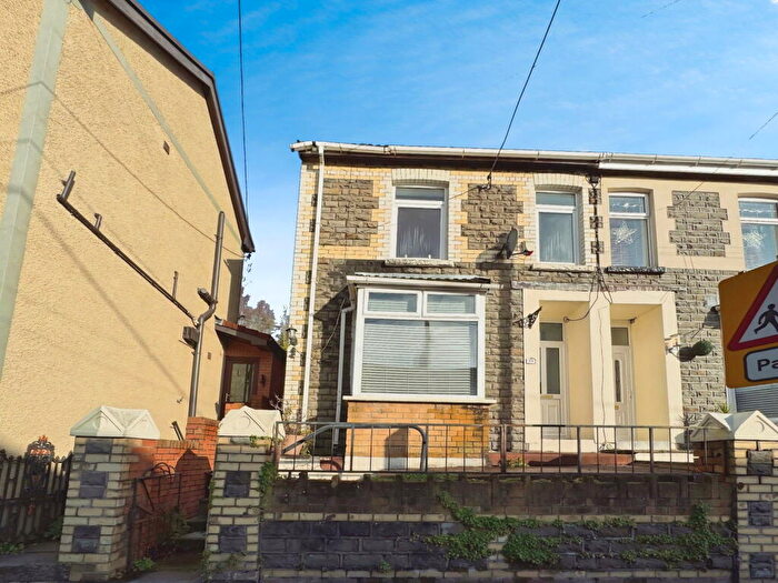 3 Bedroom End Of Terrace House For Sale In Greenfield Terrace, Abercynon, Mountain Ash, CF45