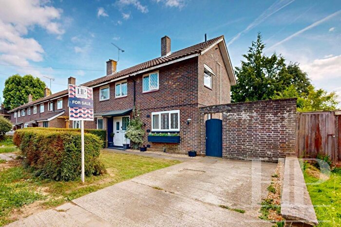 2 Bedroom End Of Terrace House For Sale In Maiden Lane, Crawley, RH11
