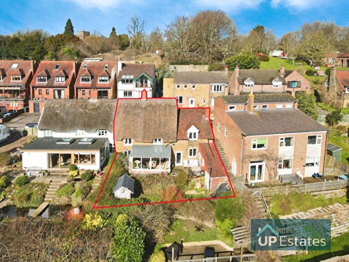 3 Bedroom Semi-Detached House For Sale In School Hill, Napton, CV47