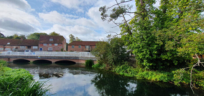 3 Bedroom Flat To Rent In Downton, SP5