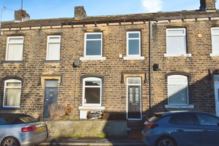 3 Bedroom Terraced House To Rent In Vicarage Road, Longwood, Huddersfield, HD3