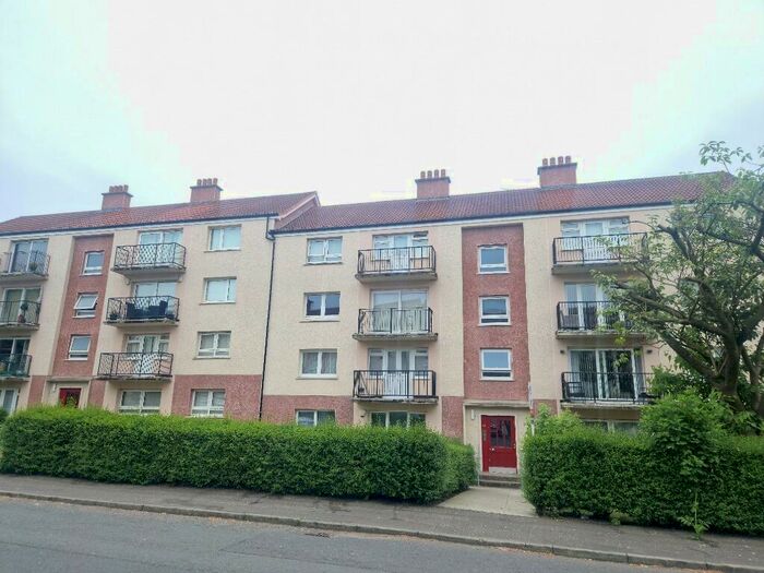 3 Bedroom Flat To Rent In Kerrycroy Street, Toryglen, Glasgow, G42