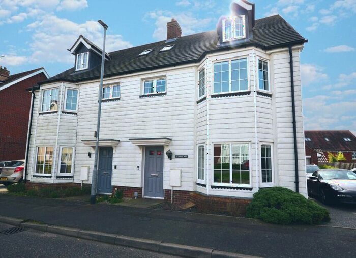 4 Bedroom Semi-Detached House To Rent In Cromwell Road, Flitch Green, CM6