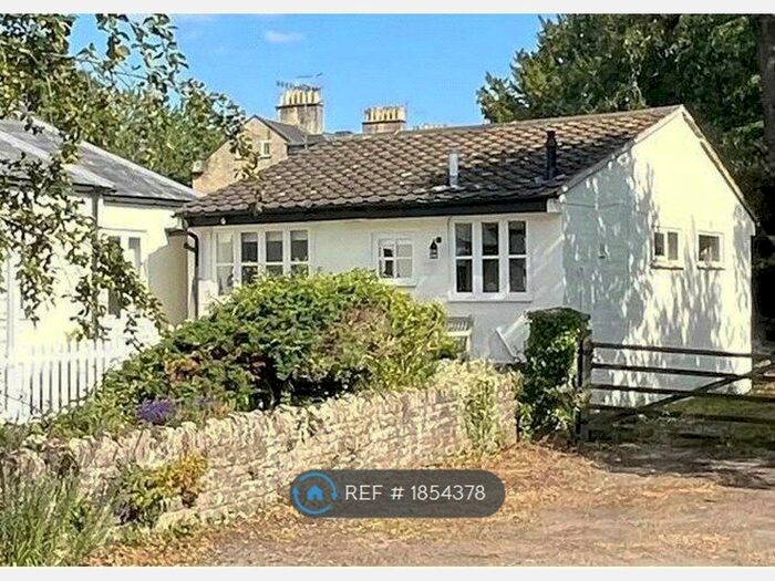 2 Bedroom Bungalow To Rent In Querns Lane, Cirencester, GL7