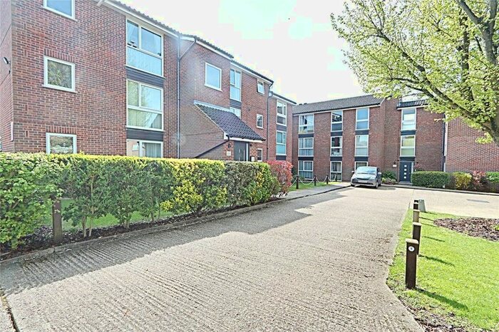 1 Bedroom Flat To Rent In Aylsham Drive, Ickenham, UB10