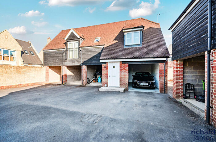 2 Bedroom Coach House For Sale In Ariadne Road, Oakhurst, Swindon, SN25