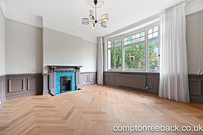 2 Bedroom Flat To Rent In Netherhall Gardens, Hampstead, NW3
