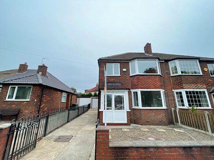 3 Bedroom Semi-Detached House To Rent In York Road, Leeds, LS14