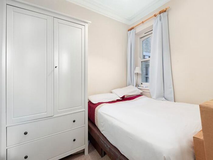 2 Bedroom Apartment To Rent In Imperial Hall, - City Road, London, EC1V
