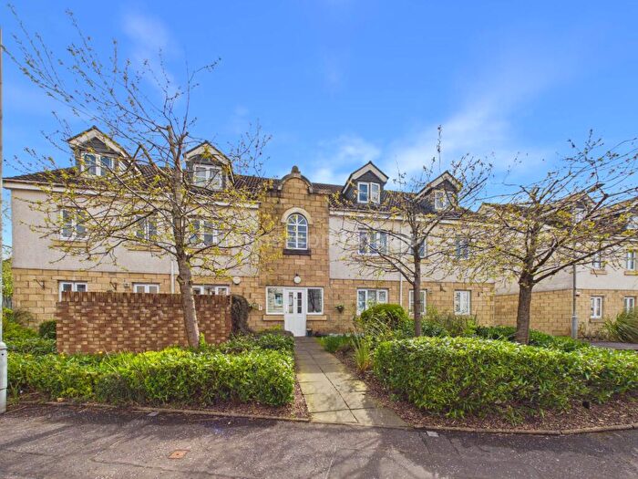 3 Bedroom Flat For Sale In Barclay Drive, Elderslie, PA5