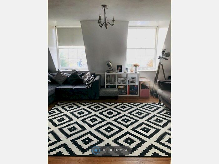 2 Bedroom Flat To Rent In Dockyard Terrace, Sheerness-On-Sea ME12