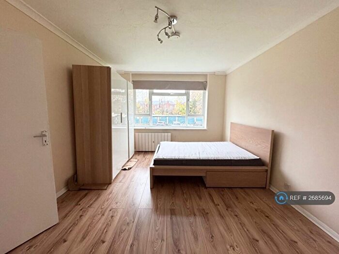1 Bedroom Flat To Rent In Palm Court, London, N22