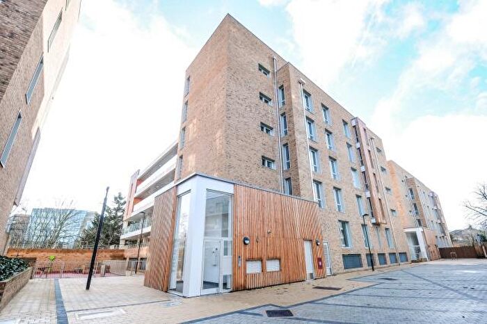 2 Bedroom Flat To Rent In Kidwells Close, Maidenhead, SL6