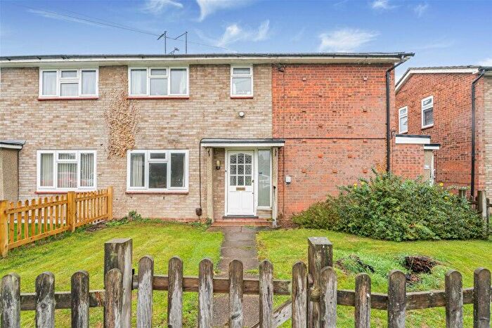 2 Bedroom Flat For Sale In Oakley Road, Harpenden, AL5