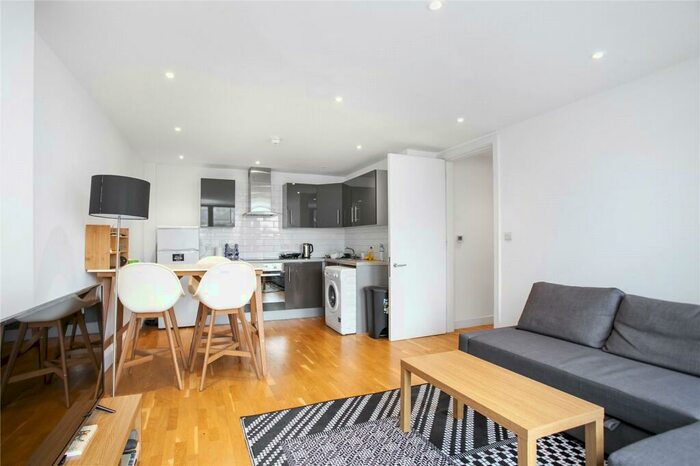 1 Bedroom Apartment To Rent In Holywell Lane, Shoreditch, London, EC2A
